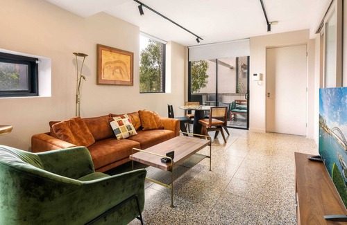 Newtown Apartment | Spacious Elegant Light filled Apartment