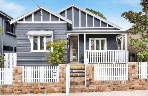 Lilyfield House | Spacious entertainer with heated pool. City fringe, short walk to fireworks view