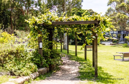 Lilyfield House | Spacious entertainer with heated pool. City fringe, short walk to fireworks view