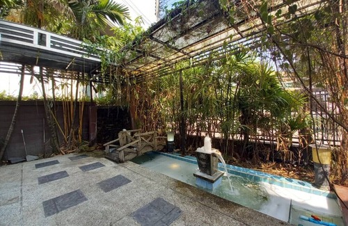 Bang Prok House | Spacious Entire House With Shared Fitness Room and Shared Indoor Pool in Club