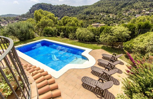 Torrelles de Llobregat Villa | Spacious, Sublime Villa just 15km to Barcelona!