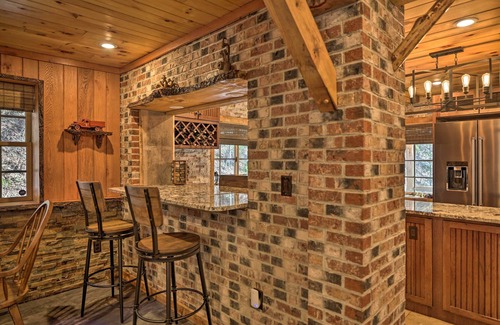 Aquashicola Cottage | Spacious Escape w/Deck & Ponds Near Skiing!