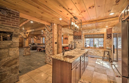 Aquashicola Cottage | Spacious Escape w/Deck & Ponds Near Skiing!