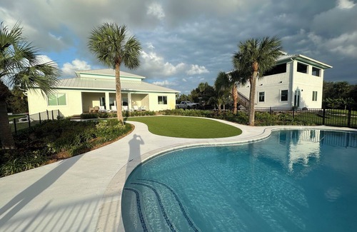 Jensen Beach House | Spacious estate in awesome Jensen Beach with AC, WiFi