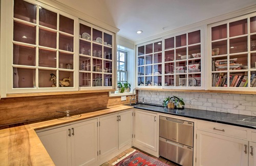 Keene House | Spacious Estate w/Courtyard: 2 Miles to Downtown!