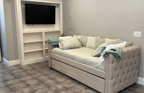 Conroe Apartment | Spacious estate with 2 homes
