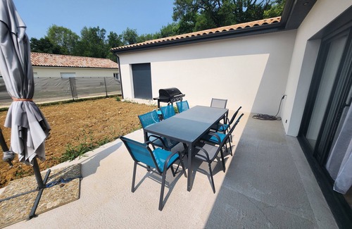 Ruoms Villa | Spacious Evan house (new villa) close to the center and air-conditioned.
