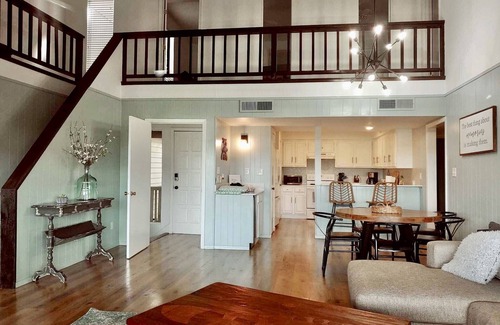 Point Venture House | Spacious Fall Retreat, Sleeps 15+, Dog Friendly!
