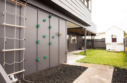Richmond Heights House | Spacious family home with Wi-Fi & close to the Lake