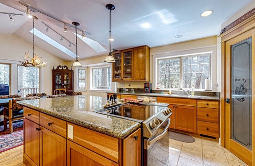 Black Butte Ranch House | Spacious family home with wraparound deck, gas grill, and resort amenities