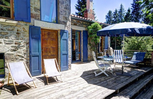 Le Bessat Cottage | Spacious family chalet in the heart of Pilat, optional sauna