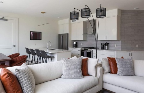 Central Business District Hotel | Spacious Family Combo Unit with Deck, Minutes from the French Quarter