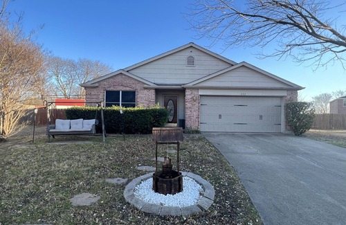 Glenn Heights House | Spacious, Family Friendly, Centrally Located