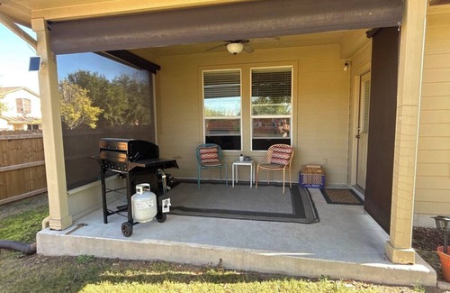 San Antonio House | Spacious, family friendly northwest side home near Sea world.