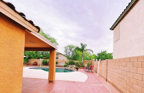 Canyon Trails House | Spacious & Family Friendly Home 4bd/2ba with Pool!