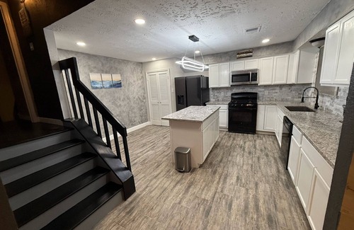 Meadows Place House | Spacious Family-Friendly 3BR Home w/Yard Near Richmond & Rosenberg