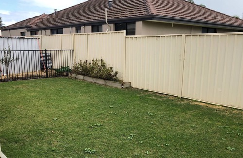 Dawesville House | Spacious family home,5 minutes walk to beach