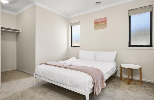 Point Cook House | Spacious family home near Sanctuary Lakes