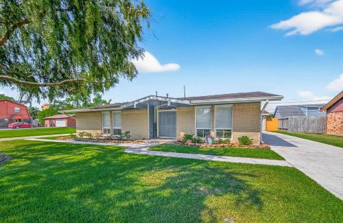 La Porte House | Spacious Family Home BBQ and Outdoor Area
