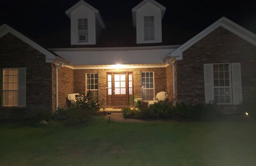 Oxford House | Spacious family home just outside town