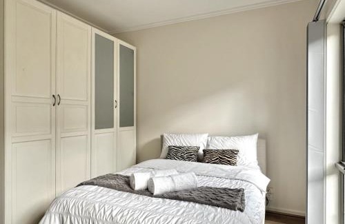 Parkville House | Spacious Family Home Near Melbourne CBD