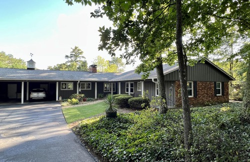 Sandy Springs House | Spacious Family Home - Prime Location - Pet Friendly