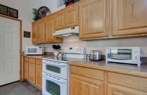 Bozeman House | Spacious Family Home | Privacy, Backyard w/Patio