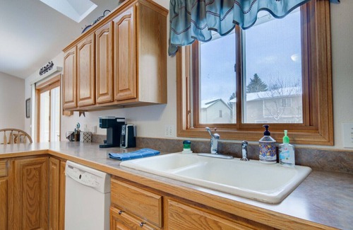 Bozeman House | Spacious Family Home | Privacy, Backyard w/Patio