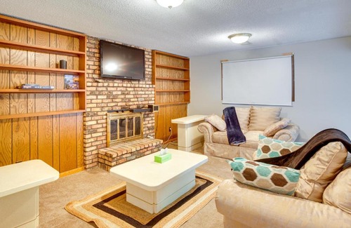 Brooklyn Park House | Spacious Family Home 11 Mi to Dtwn Minneapolis!