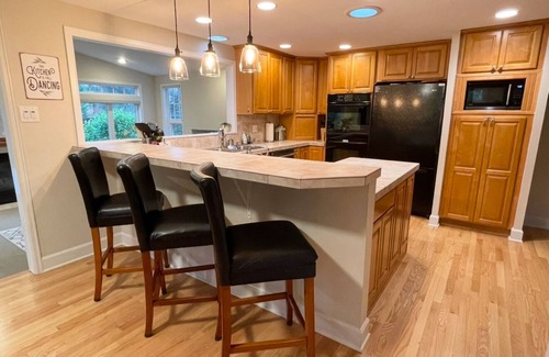 Baseline Sub House | Spacious Family Home with Hot Tub, Theater; near trails, Pearl, CU