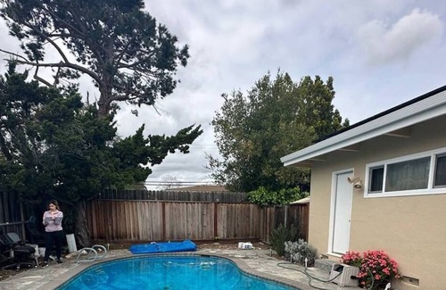 Cambrian Park House | Spacious Family House in San Jose with Swimming Pool