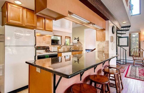Four O'Clock Condo | Spacious Family Lodge – 2 Blocks to Main St, Dual Fireplaces