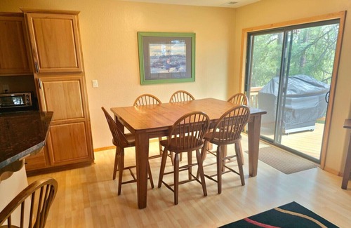 Munds Park Apartment | Spacious Family Mountain Cabin ~2 Decks ~Near Lake