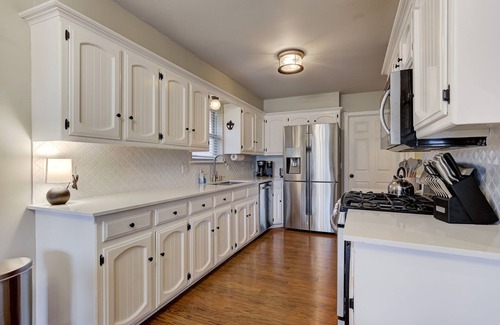 Edmond House | Spacious Family Retreat in Edmond