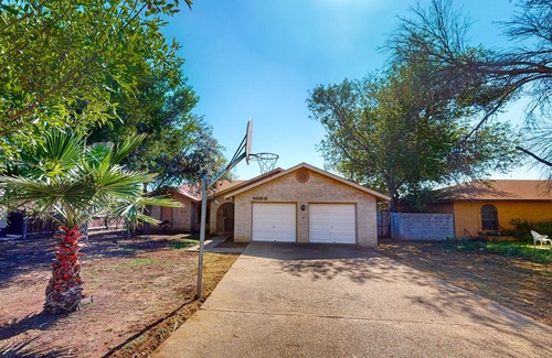 Bonanza House | Spacious family retreat close to park, with WiFi, central AC, W/D, work space
