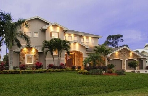 Palm River Estates House | SPACIOUS! FAMILY RETREAT 5BED 5BATH HOME HEATED POOL,10 MIN TO BEACH,GOLF COURTS NEAR BY