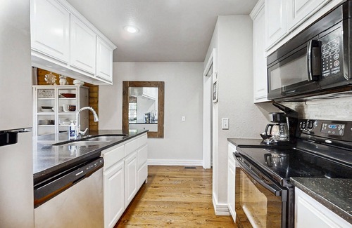 Rogers House | Spacious family retreat w/pool, BBQ grill, patio, deck, near Beaver Lake