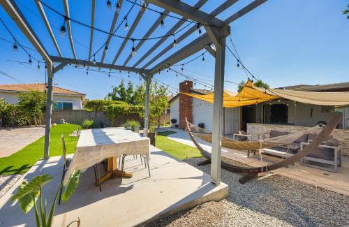 Oak Park House | Spacious Family Retreat in the heart of San Diego