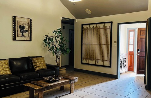 Milneburg House | Spacious Family size home 10 to 15 minutes drive to everywhere in the city