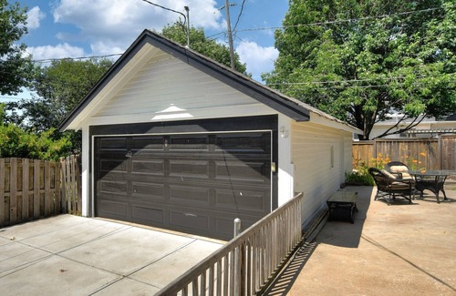 Southeast Omaha House | Spacious family-sized home centrally located to all things Omaha!