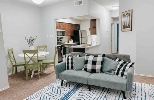 South Side Apartment | Spacious Family Value Retreat w/Pool & Garage