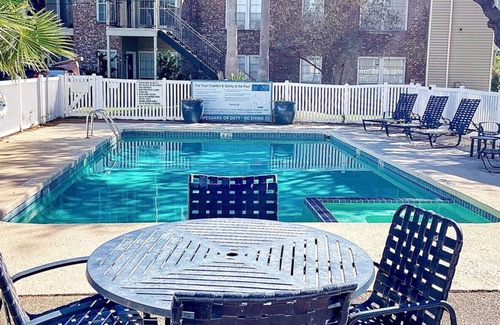 South Side Apartment | Spacious Family Value Retreat w/Pool & Garage