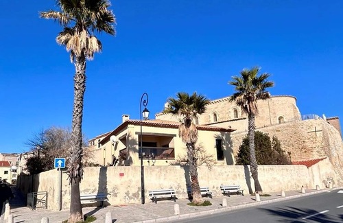 Meze House | Spacious family villa for 8 with stunning views in Mèze