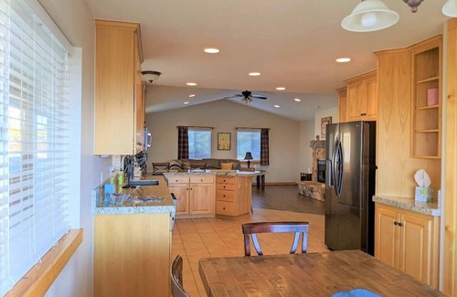 Heber House | Spacious Family Winter/Ski Vacay Views +Hot Tub