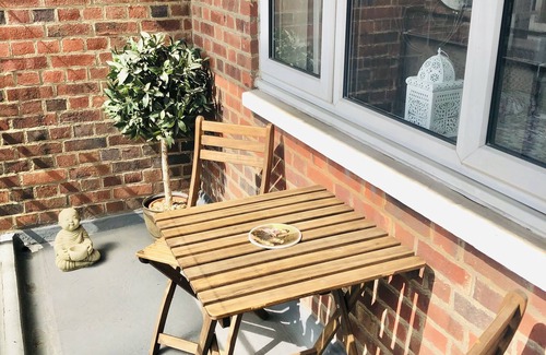 Fulham Apartment | Spacious Flat - 5 minute walk to Tube