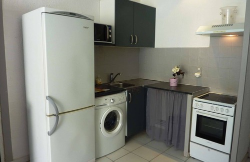 Marseillan Plage Apartment | Spacious flat with Wifi and air conditioning
