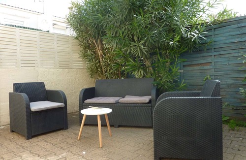 Marseillan Plage Apartment | Spacious flat with Wifi and air conditioning
