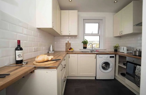 Bath Apartment | Spacious Flat in Bath - Sleeps 3
