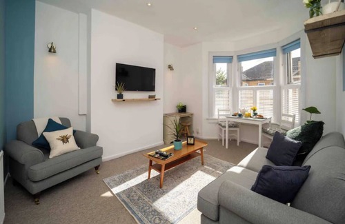 Bath Apartment | Spacious Flat in Bath - Sleeps 3
