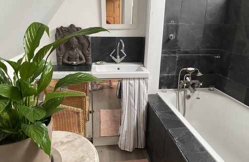 Stroud Green Apartment | Spacious flat with large double bedroom